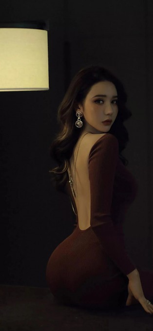 露背美女手机全屏壁纸(1080x2337)