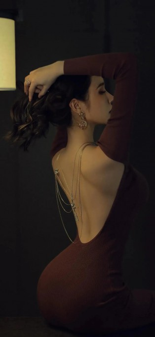 露背美女手机全屏壁纸(1080x2337)