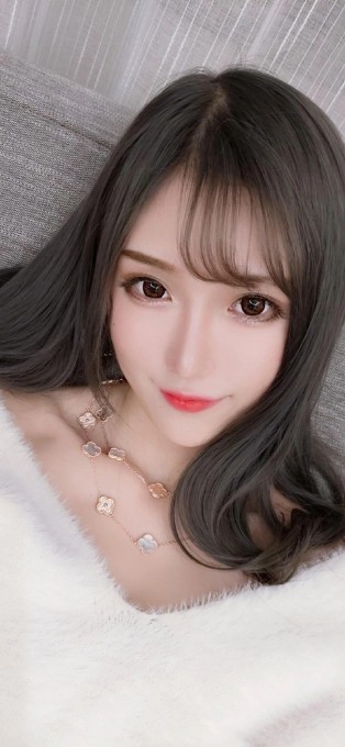 斗鱼主播腐团儿手机壁纸(1242x2688)