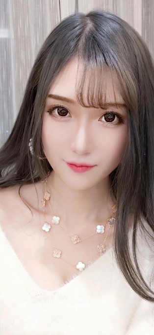 斗鱼主播腐团儿手机壁纸(1242x2688)