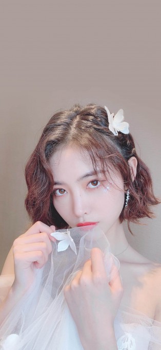 许佳琪仙女裙手机壁纸(1242x2688)