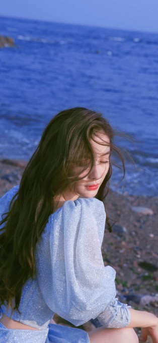 Angelababy海边超清时尚写真手机壁纸