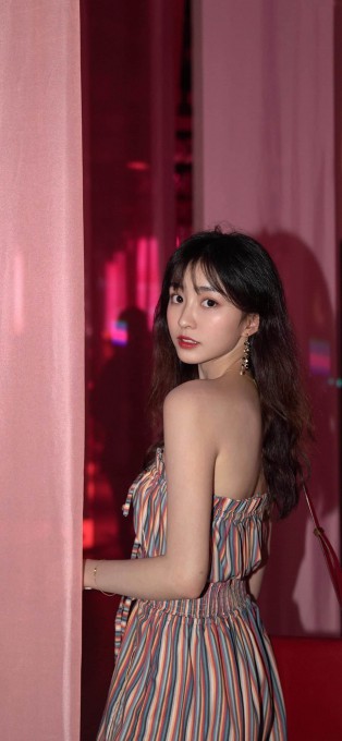 抖音网红美女Duebass手机壁纸