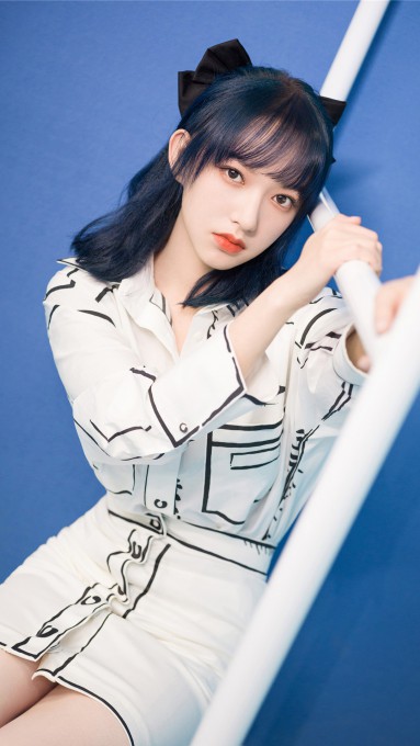 程潇甜美性感写真手机壁纸(1080x1920)