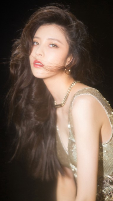 宋妍霏性感靓丽写真手机壁纸(1080x1920)