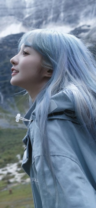 蓝发美女高清手机壁纸