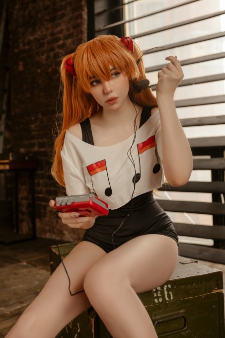 Alina Becker角色扮演明日香4k手机壁纸