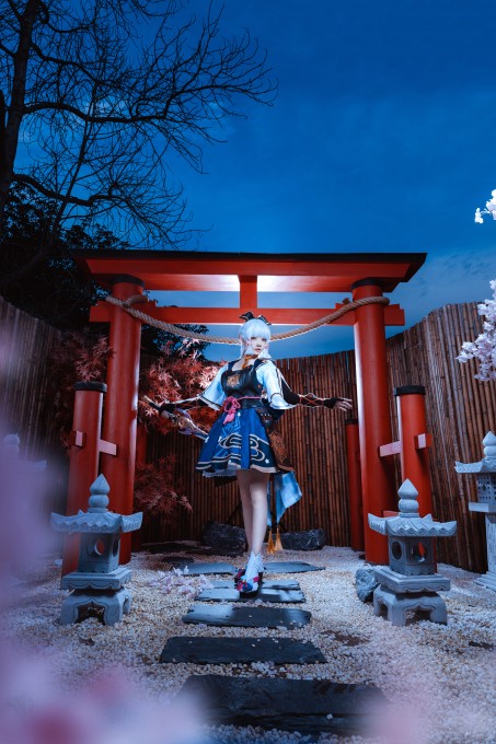樱桃喵角色扮演原神神里绫华5k手机壁纸(4000x6000)