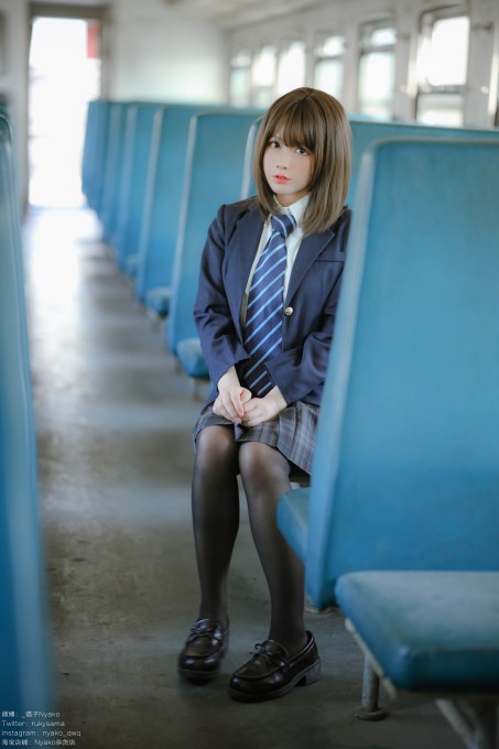 Nyako喵子痴·女子校生2火车jk(3000x4500)