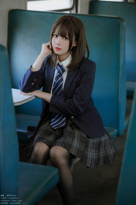 Nyako喵子痴·女子校生2火车jk