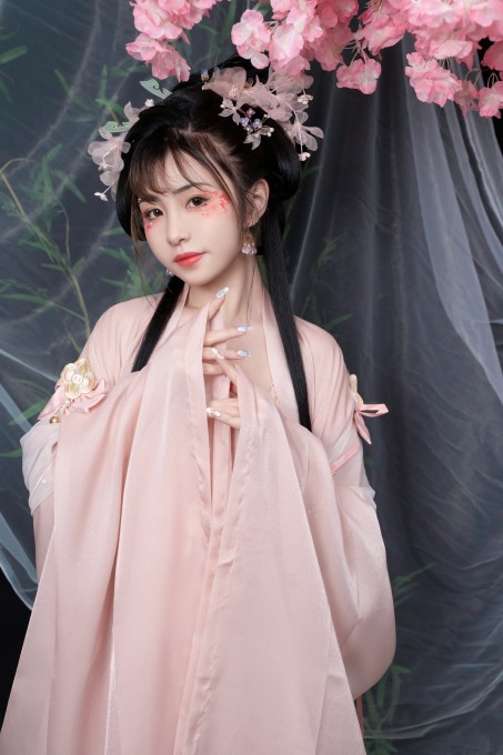 爆机少女喵小吉清平乐