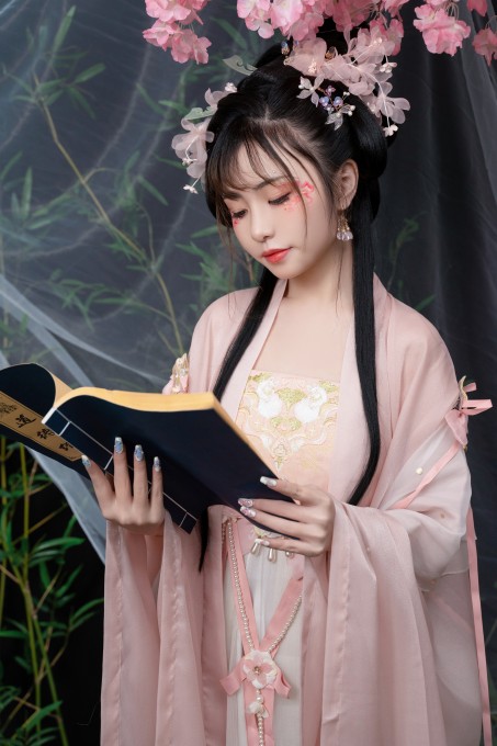 爆机少女喵小吉清平乐