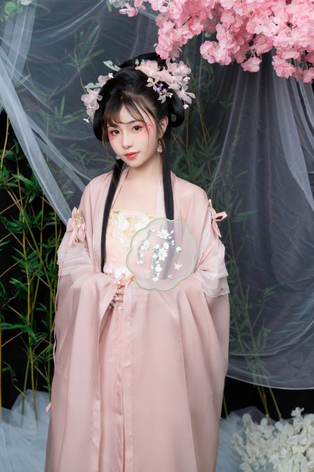爆机少女喵小吉清平乐