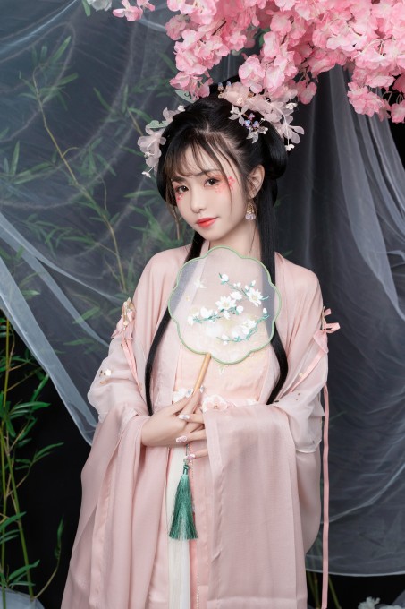 爆机少女喵小吉清平乐