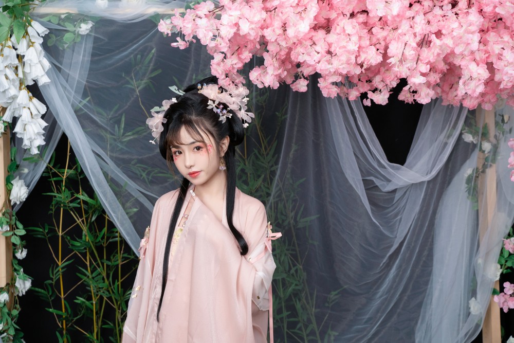 爆机少女喵小吉清平乐