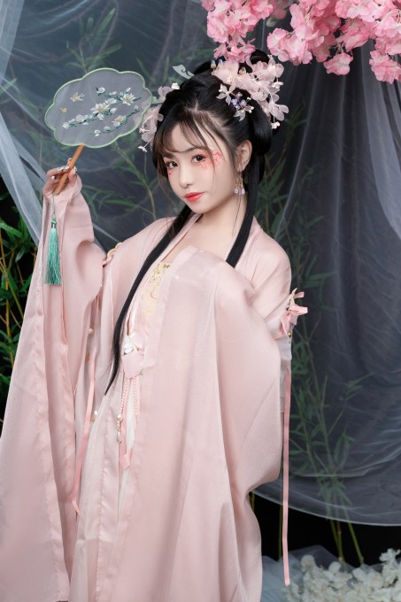 爆机少女喵小吉清平乐