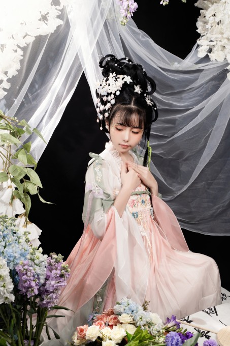 爆机少女喵小吉花间集