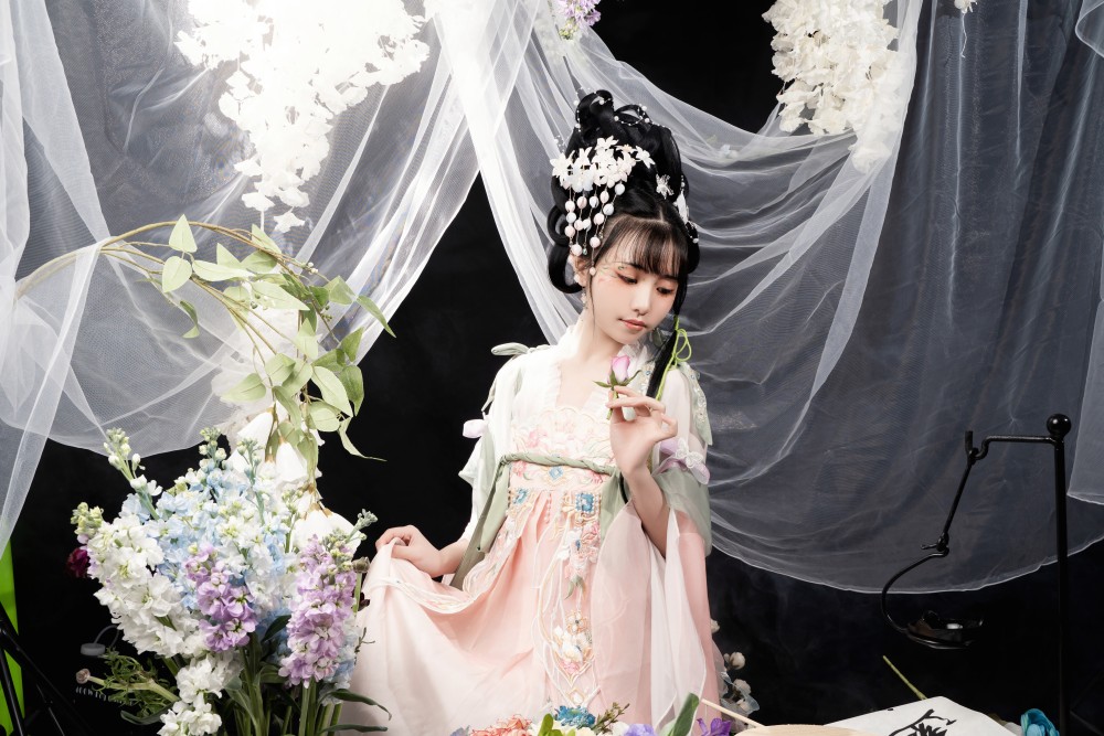 爆机少女喵小吉花间集