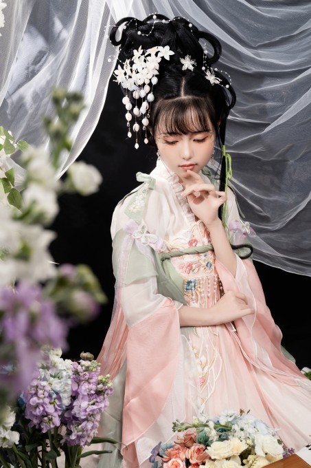 爆机少女喵小吉花间集