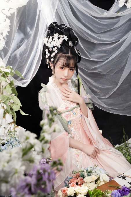 爆机少女喵小吉花间集