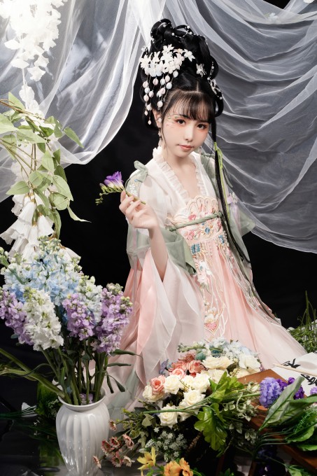 爆机少女喵小吉花间集