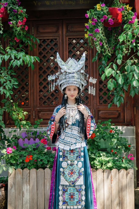 年年苗疆少女