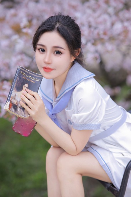 桃暖酱放学路上