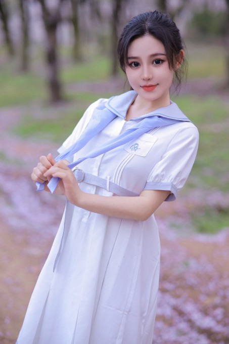 桃暖酱放学路上
