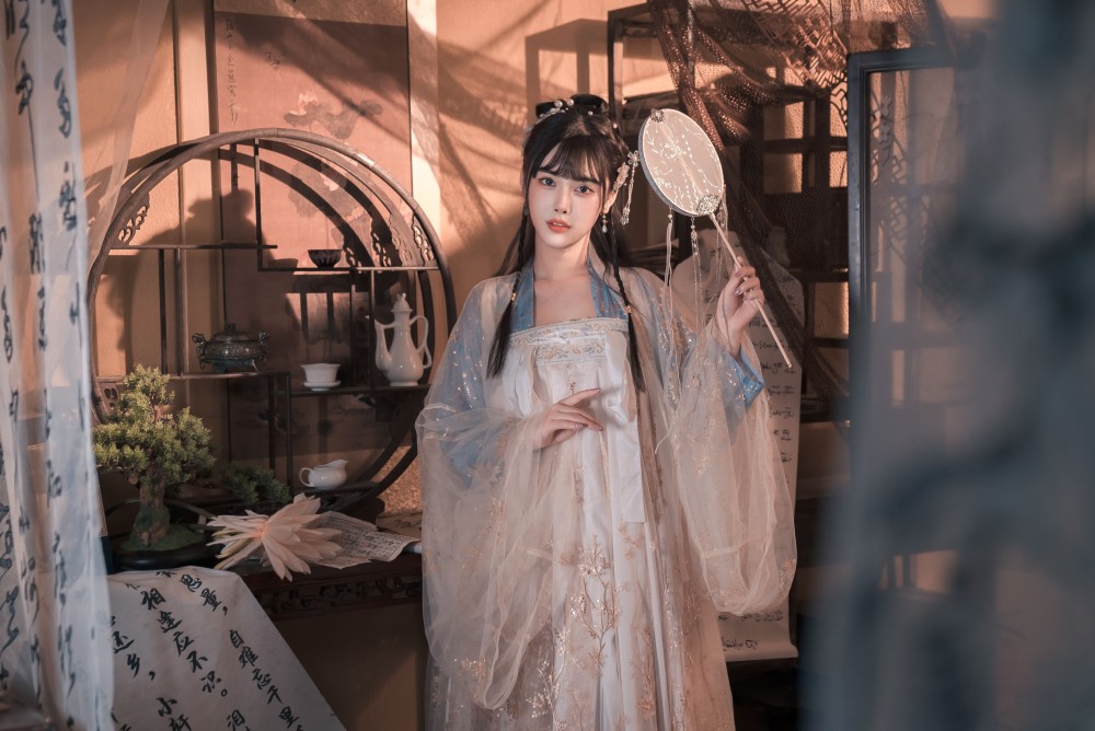 恋恋艾妮汉服