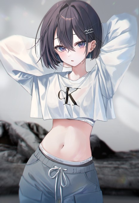 露腹短上衣短发美女5k手机壁纸