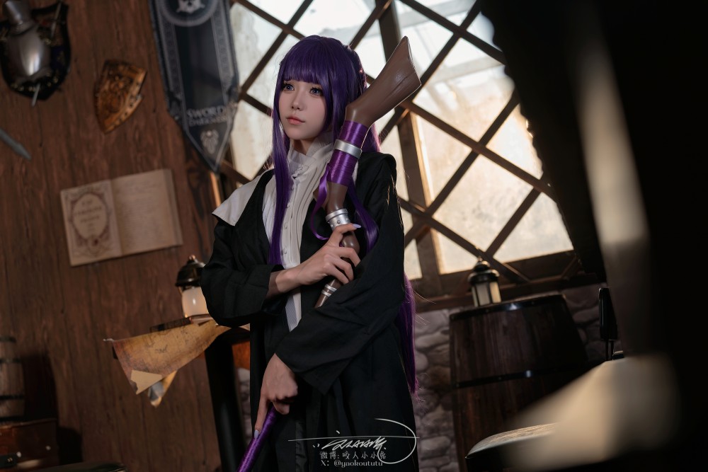 咬人小小兔五月作品『酩酊大喷菇』