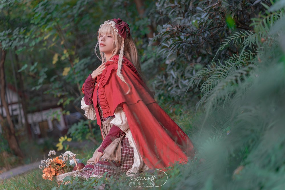 咬人小小兔五月作品『迷途小红帽』