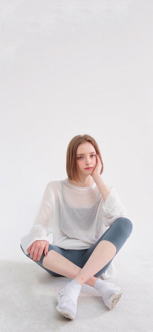 德国模特Chloe时尚穿搭高清手机壁纸(1242x2688)