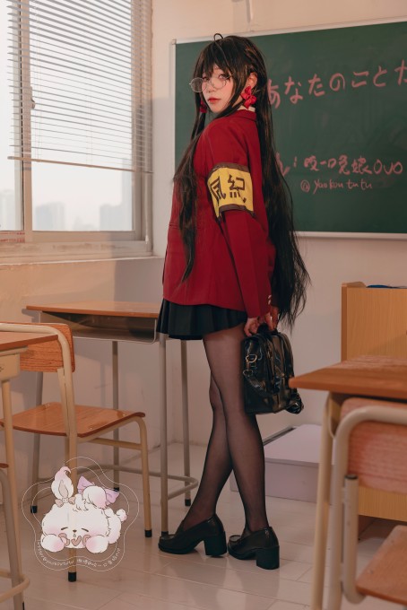 咬一口兔娘ovo『风纪委员大凤』(5304x7952)