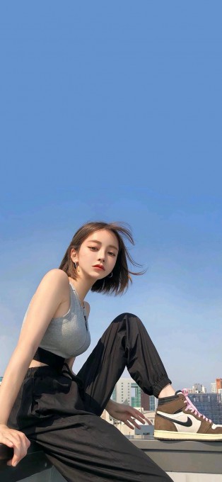 短发美女姜泰莉高清手机壁纸
