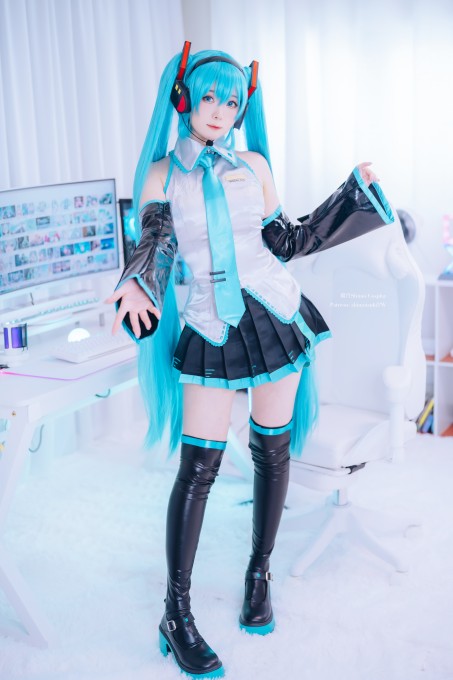 霜月Shimo初音未来(5504x8256)